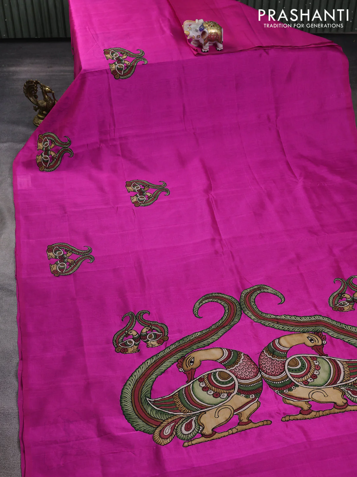 Silk cotton saree pink with kalamkari applique work in borderless style - Image 2