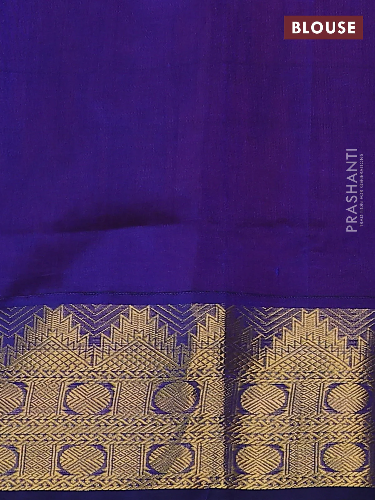 Silk cotton saree red and blue with plain body and temple zari woven border - Image 3