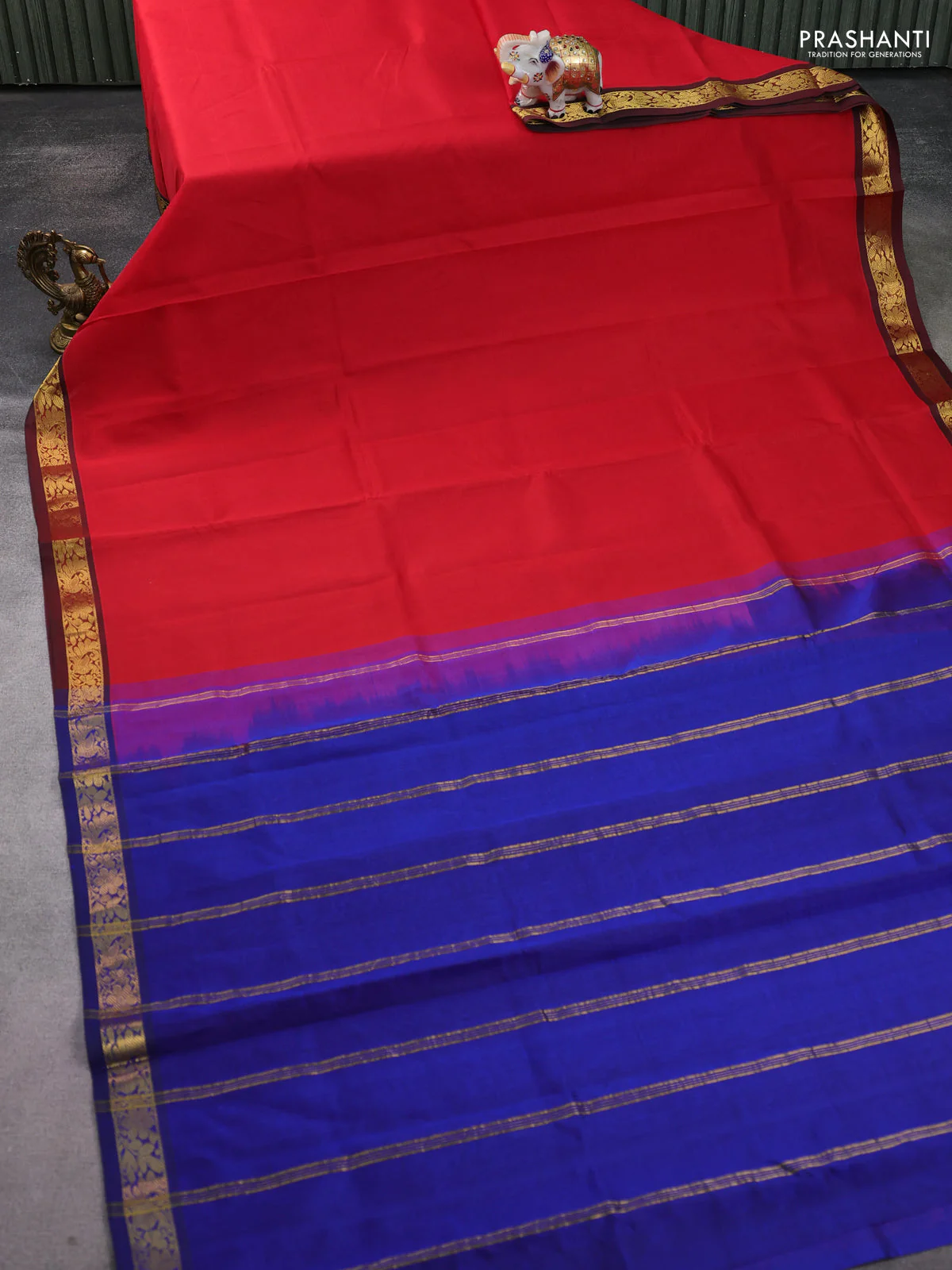 Silk Cotton saree red and blue with plain body and zari woven border - Image 2