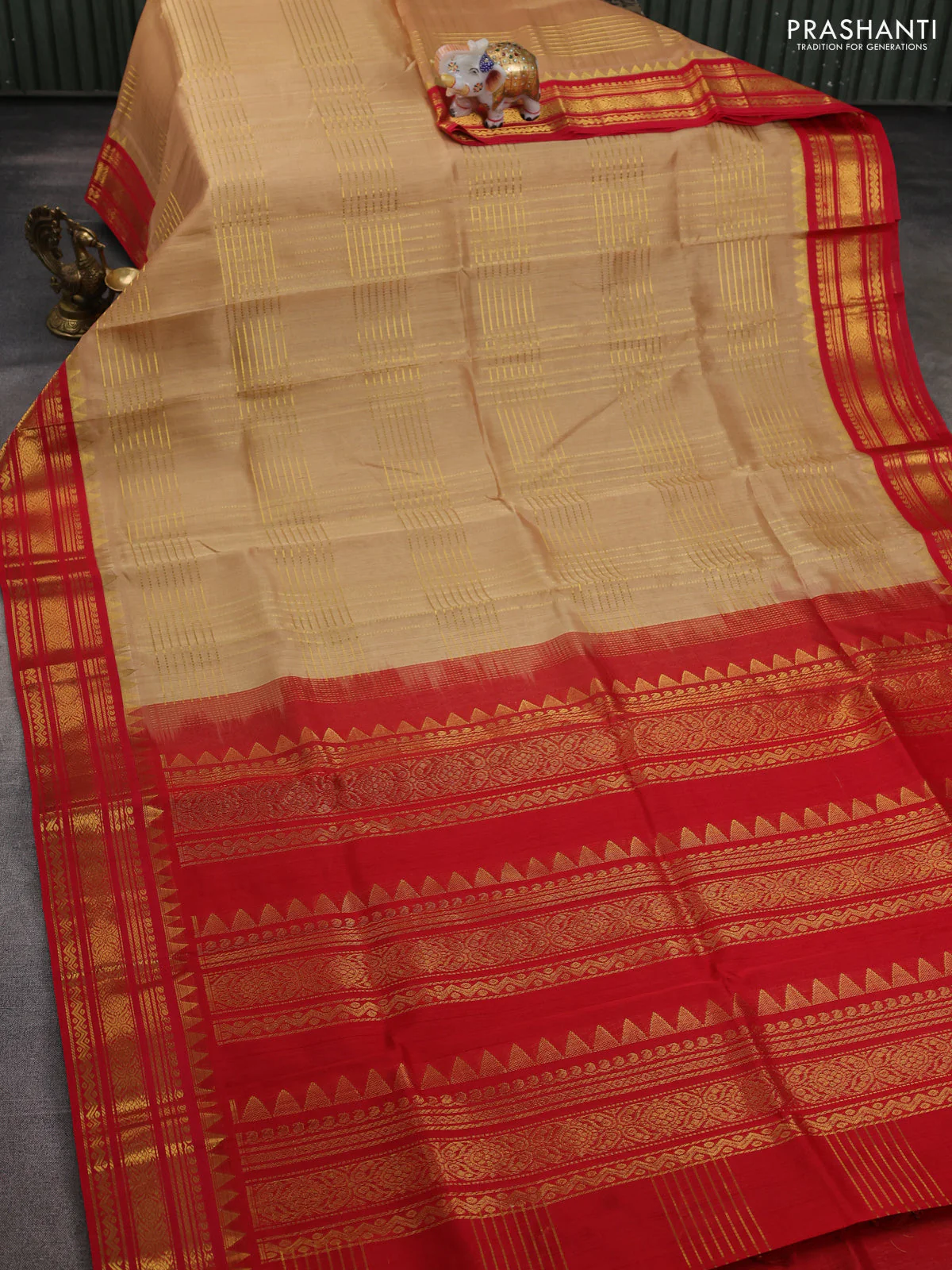 Silk cotton saree sandal and red with allover zari woven checked pattern and zari woven korvai border - Image 2