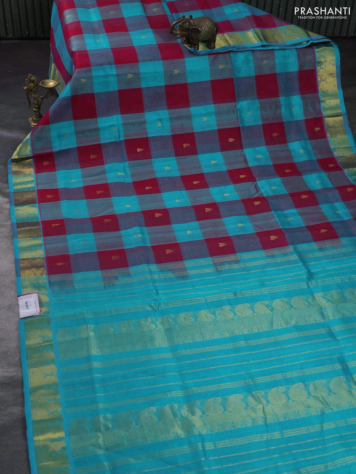Silk cotton saree teal green and pink with allover paalum pazhamum checks & buttas and paisley zari woven border - Image 2