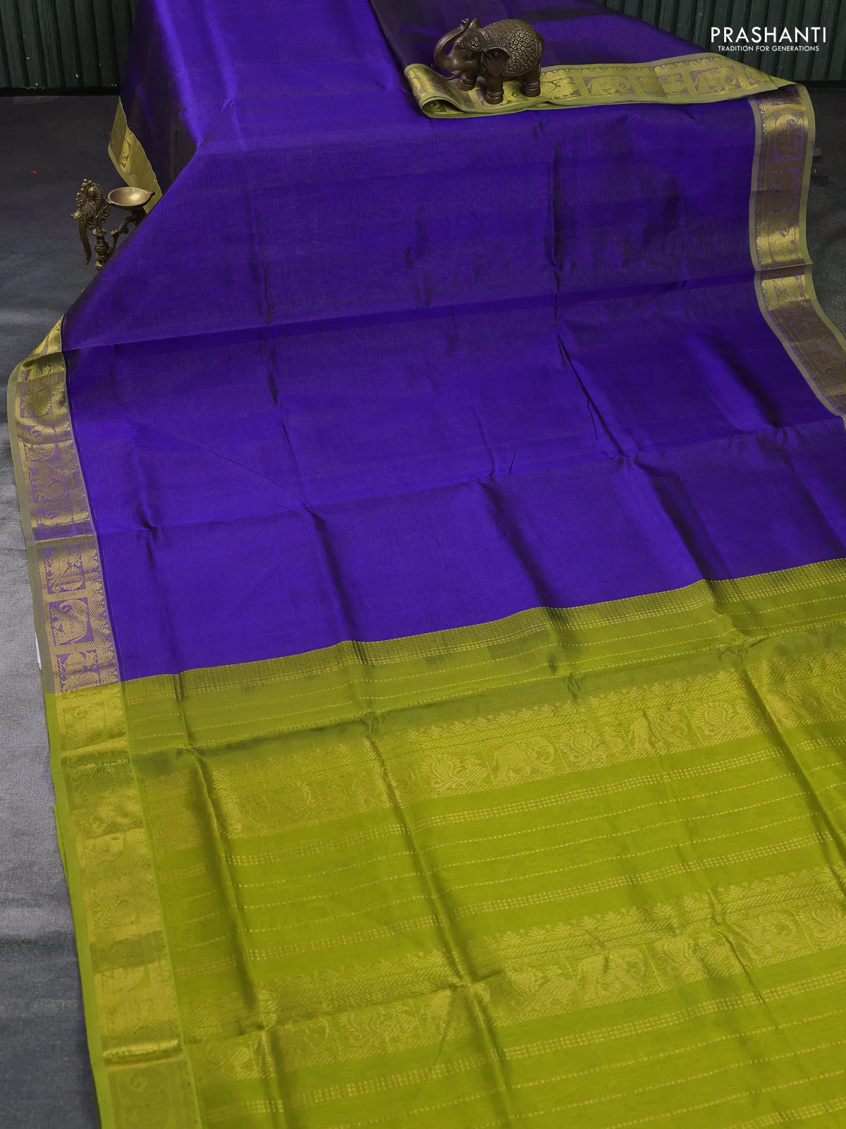 Silk cotton saree violet and lime green with allover vairosi pattern and zari woven border - Image 2