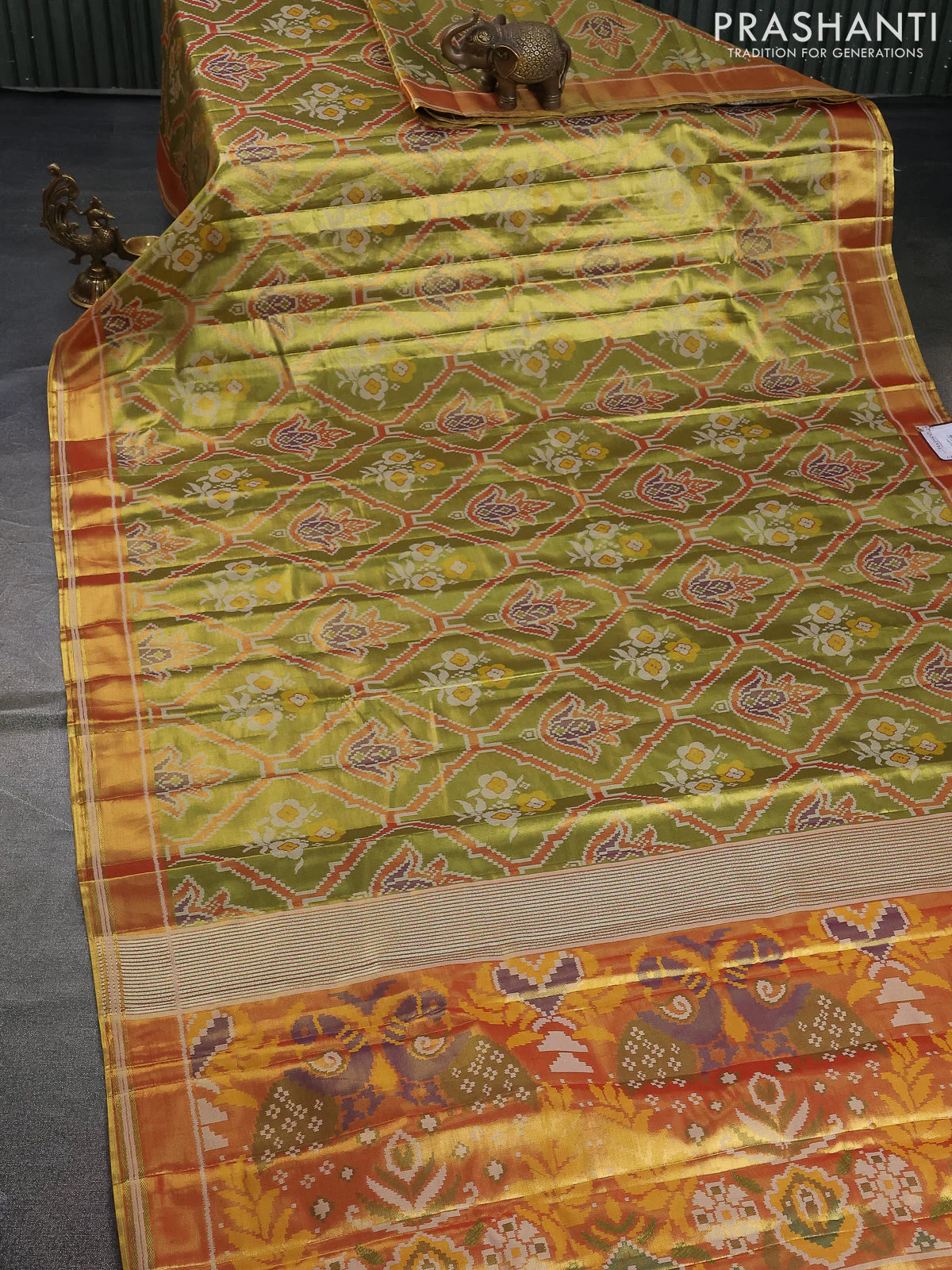 Tissue paithani saree mehendi green and red with allover ikat thread weaves and rettapet border - Image 2