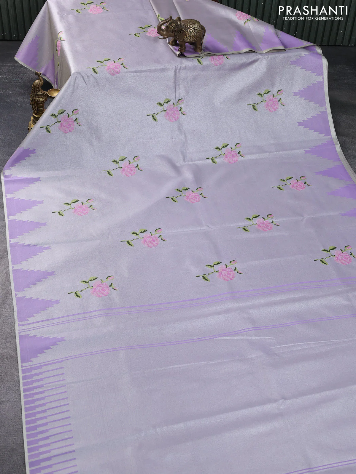 Tissue saree lavender shade with embroidery work buttas and temple design zari border - Image 2