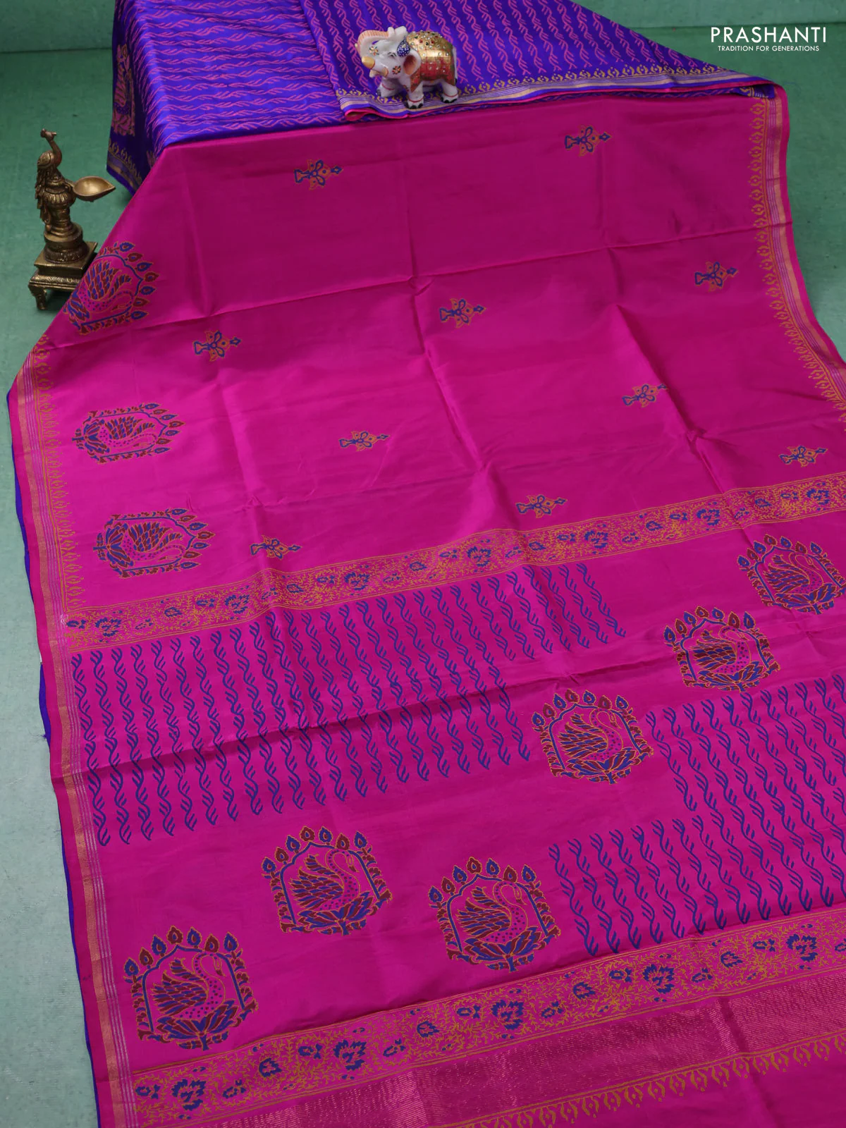 Uppada block printed partly silk saree pink and blue with peacock butta prints and zari woven border - Image 2