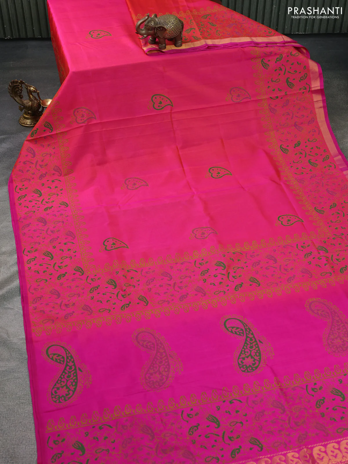 Uppada block printed silk saree dual shade of pinkish orange and pink with butta prints and long printed border - Image 2