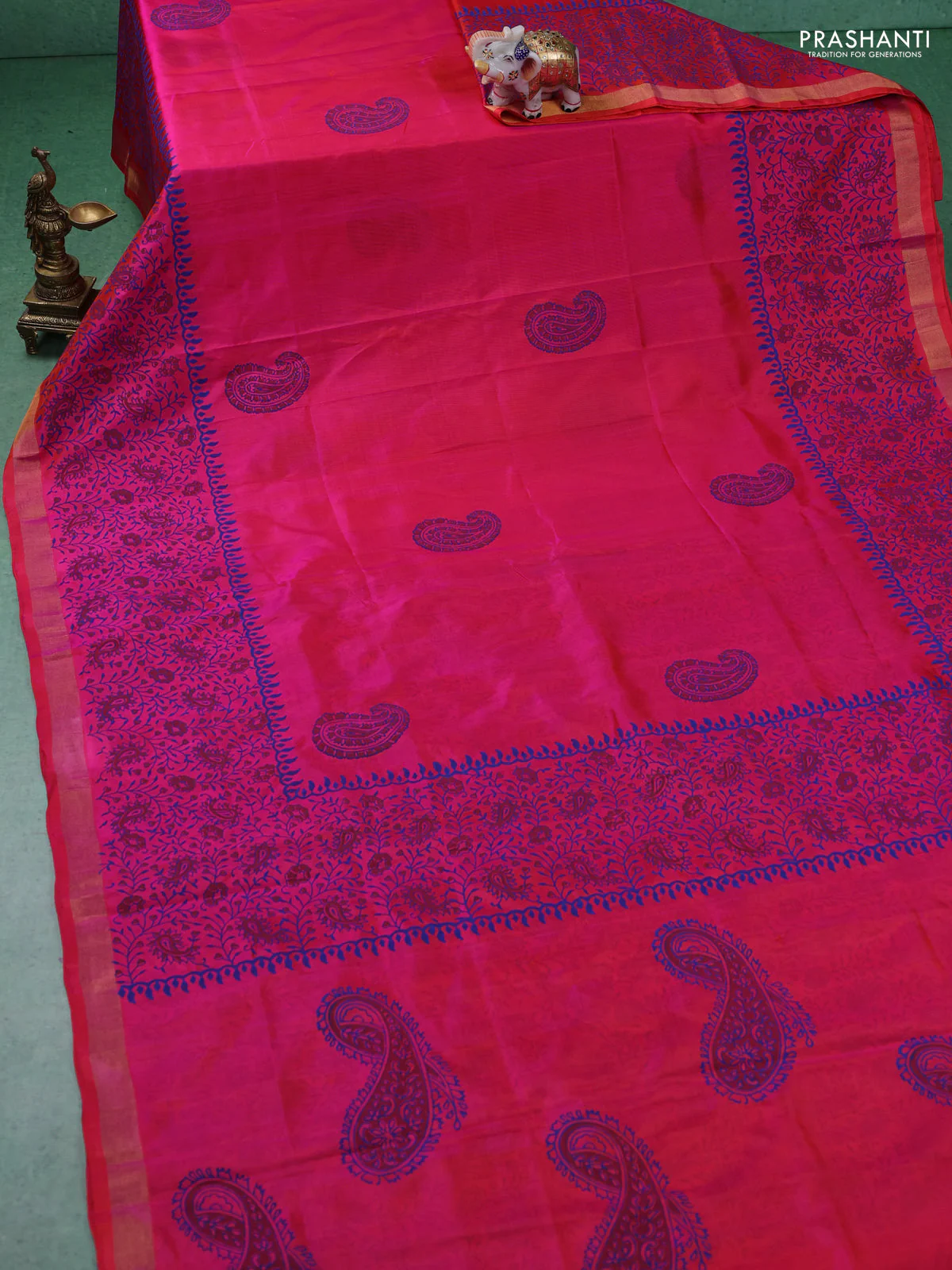 Uppada block printed silk saree dual shade of pinkish orange with paisley butta prints and zari woven border - Image 2