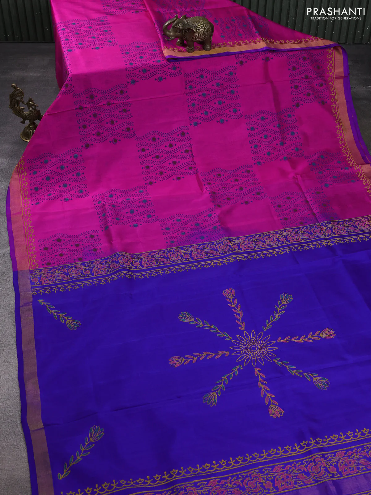 Uppada block printed silk saree pink and blue with allover butta prints and zari woven border - Image 2