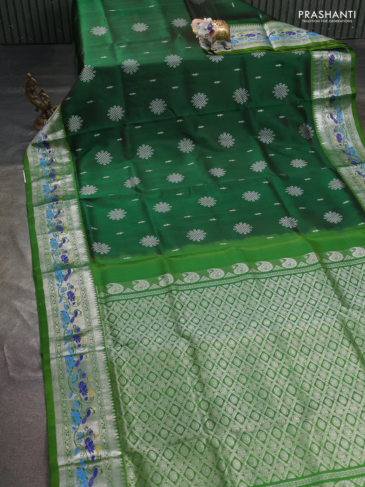 Venkatagiri silk saree bottle green and green with silver zari woven rangoli buttas and silver zari woven paithani style border - Image 2