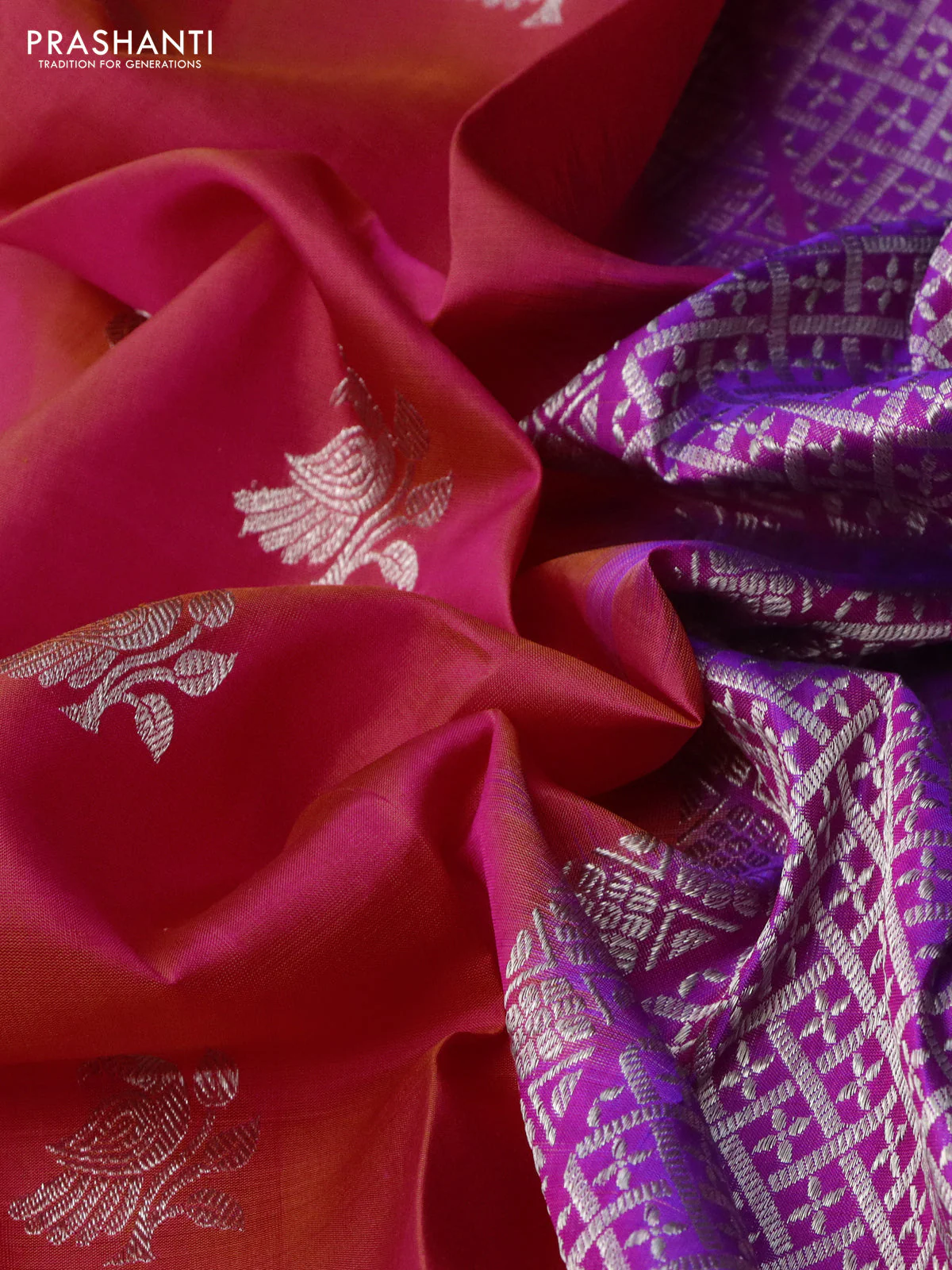 Venkatagiri silk saree dual shade of pink and purple with silver zari woven buttas and silver zari woven border - Image 3