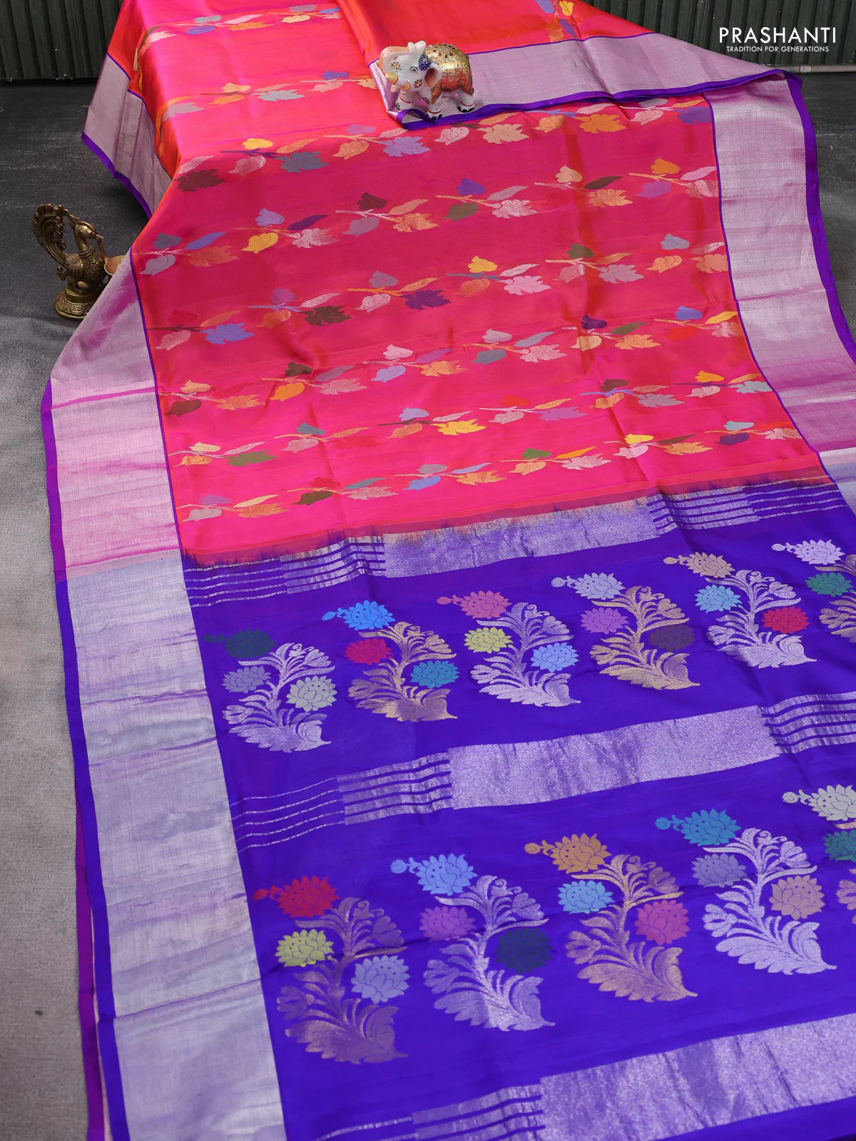 Venkatagiri silk saree dual shade of pinkish orange and blue with allover jamdhani design weaving and silver zari woven border - Image 2