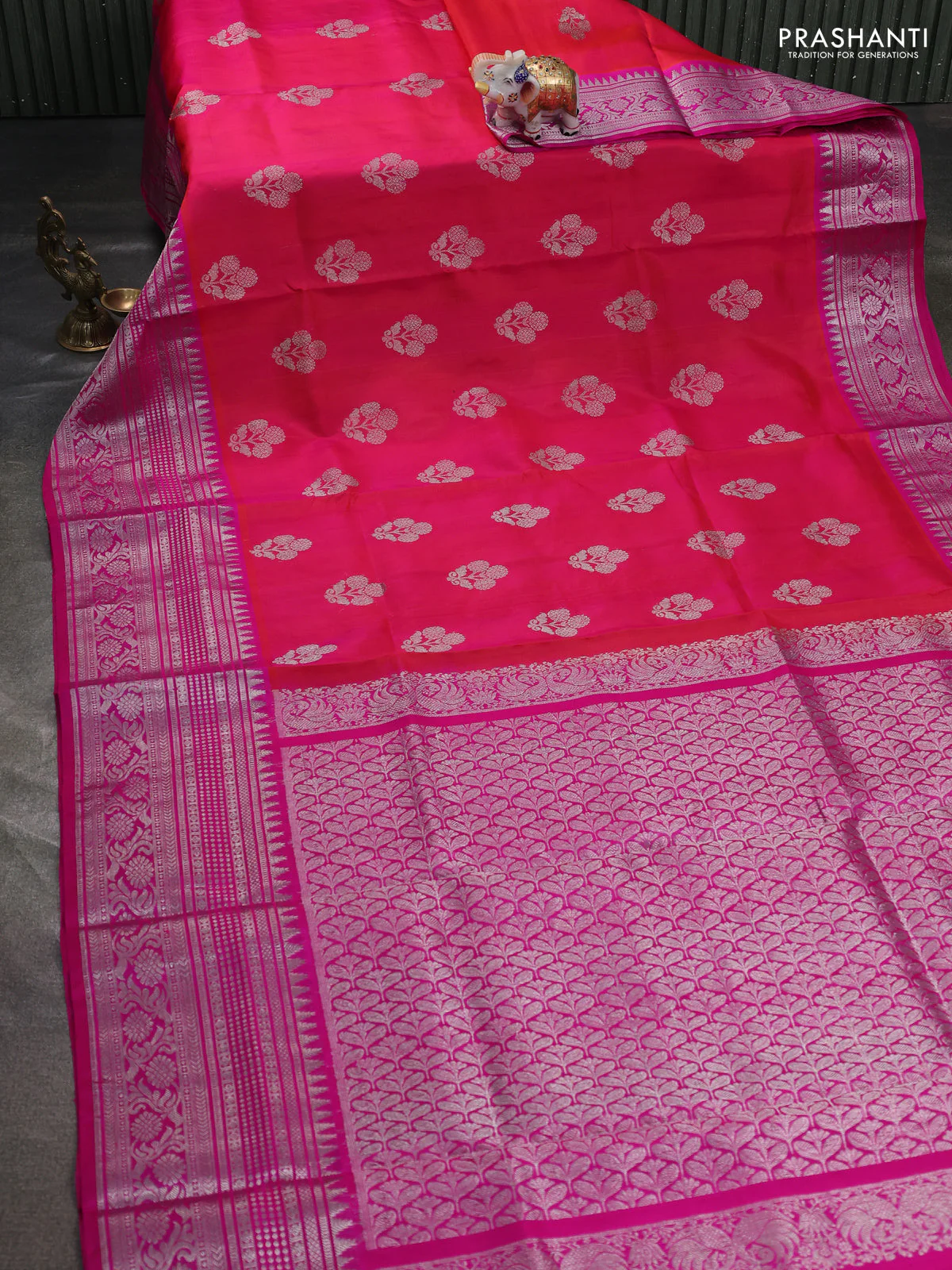 Venkatagiri silk saree dual shade of pinkish orange and pink with allover silver zari woven buttas and long silver zari woven border - Image 2