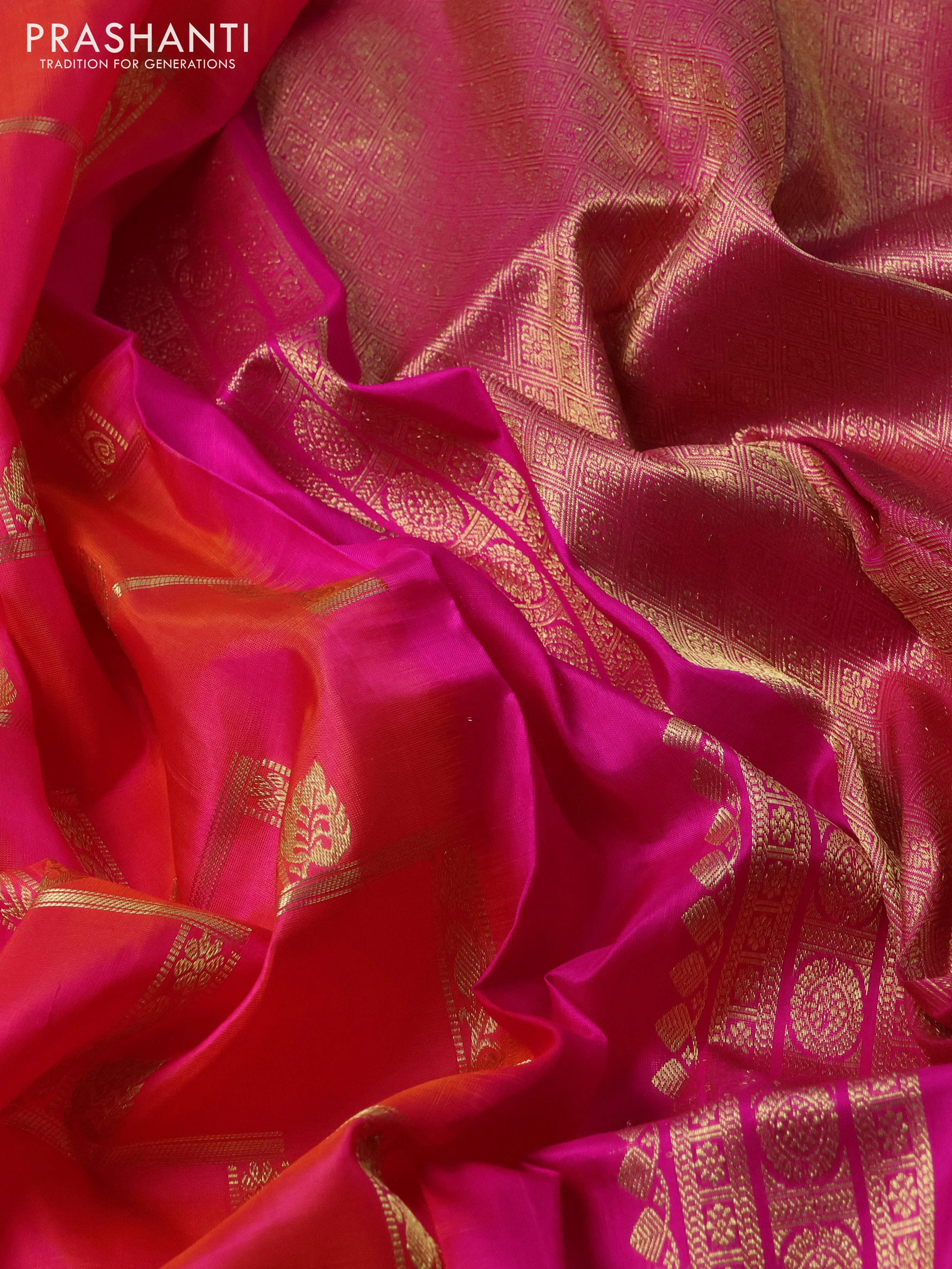 Venkatagiri silk saree dual shade of pinkish orange and pink with allover zig zag zari weaves and long zari woven border - Image 3