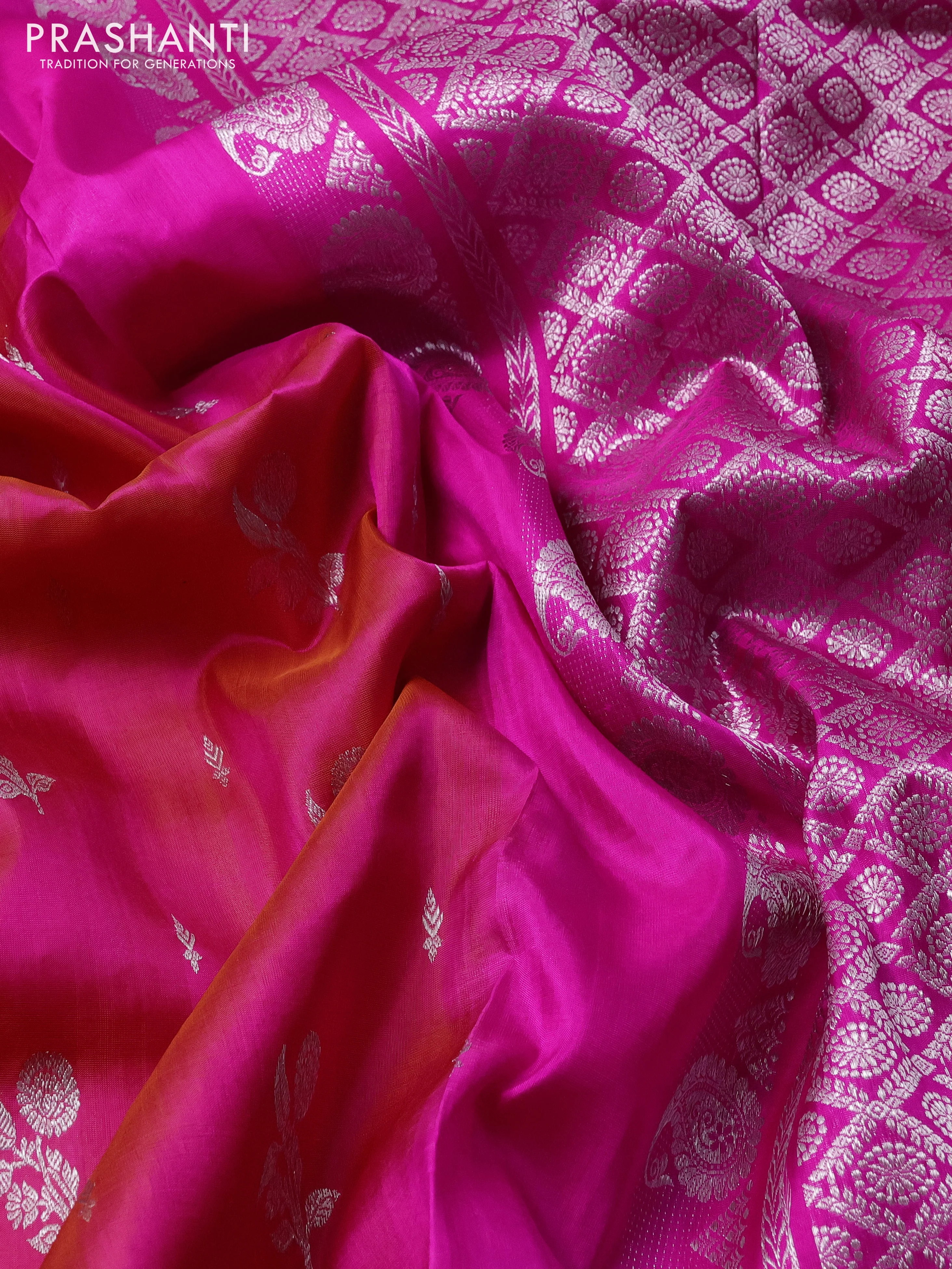 Venkatagiri silk saree dual shade of pinkish orange and pink with silver zari woven buttas and silver zari woven paithani style border - Image 3