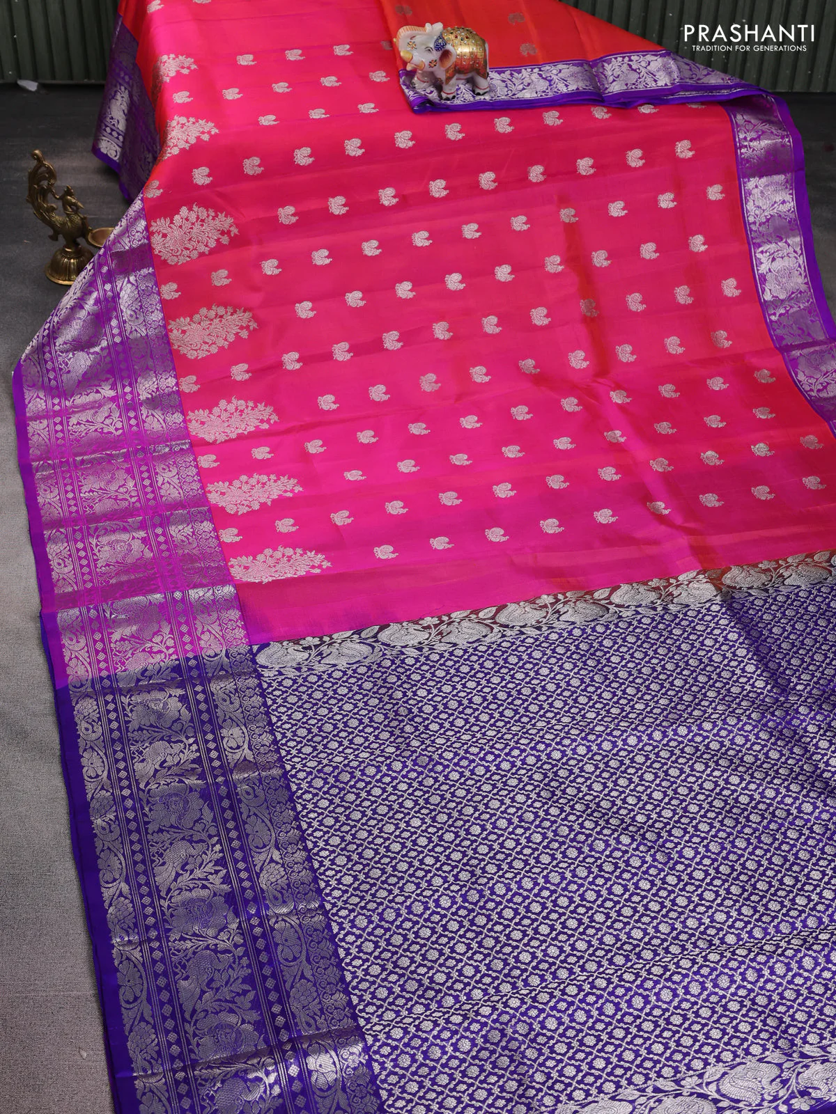 Venkatagiri silk saree dual shade of pinkish orange and purple with annam silver zari woven buttas and silver zari woven border - Image 2