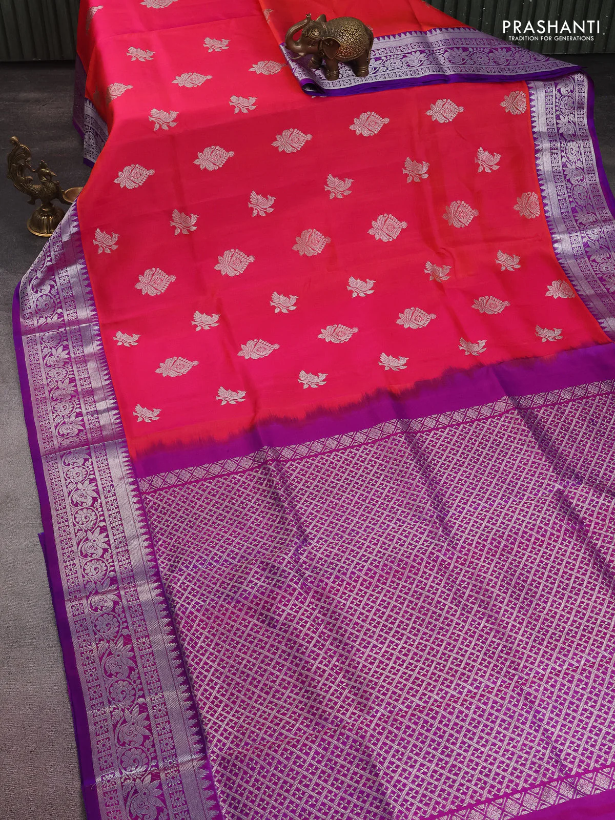 Venkatagiri silk saree dual shade of pinkish orange and purple with silver zari woven buttas and rich silver zari woven border - Image 2
