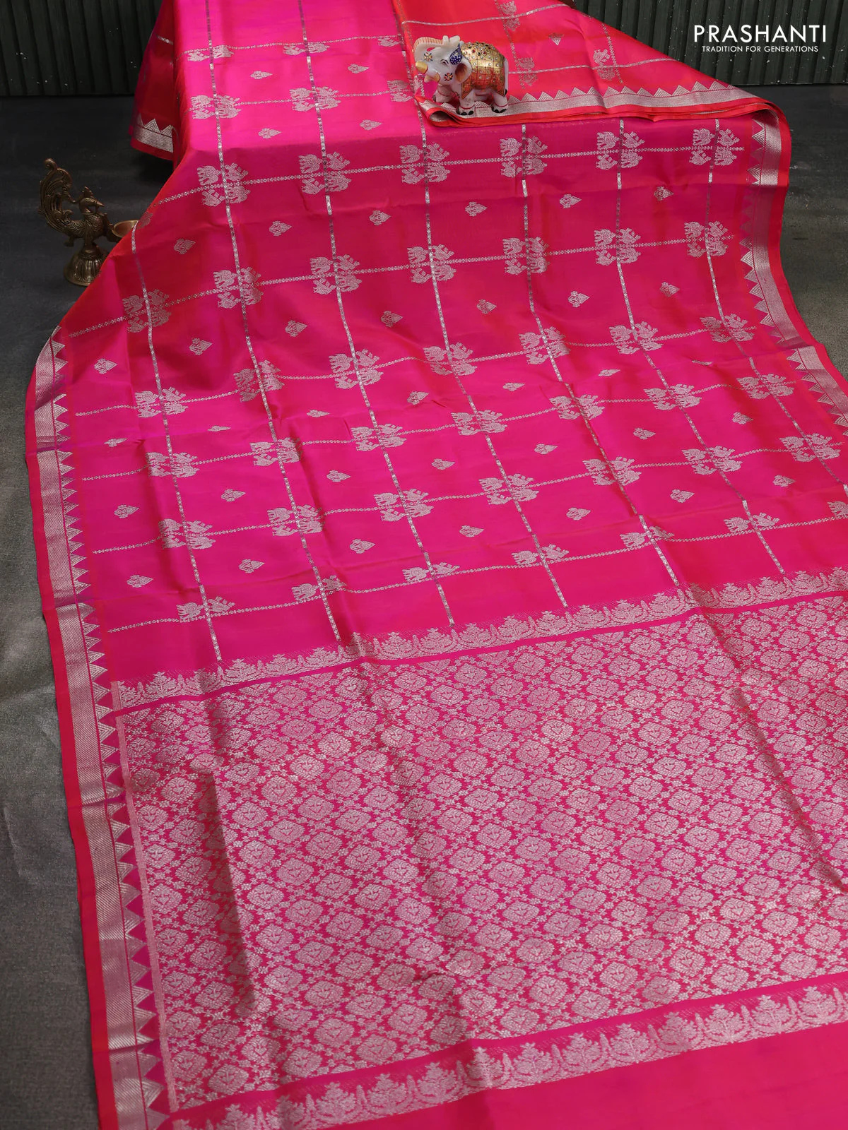 Venkatagiri silk saree dual shade of pinkish orange with allover silver zari checks & buttas and silver zari woven border - Image 2