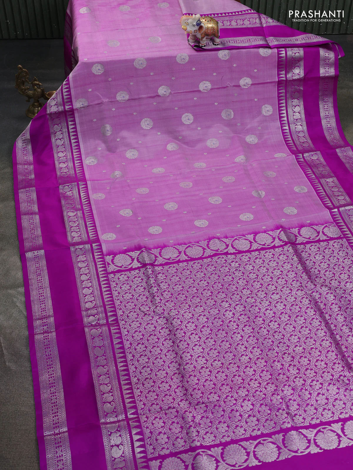Venkatagiri silk saree lavender and purple with silver zari woven buttas and long rettapet zari woven border - Image 2