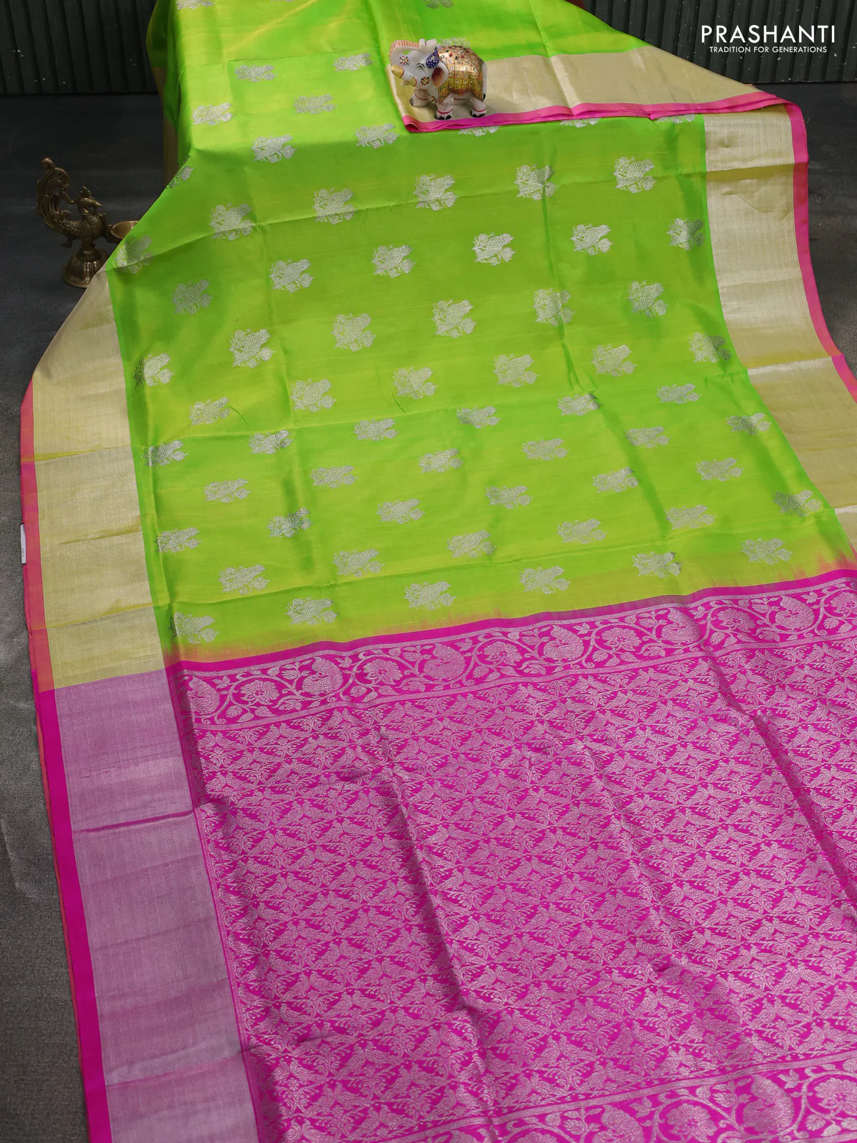 Venkatagiri silk saree light green and light pink with silver zari woven buttas and silver zari woven border - Image 2