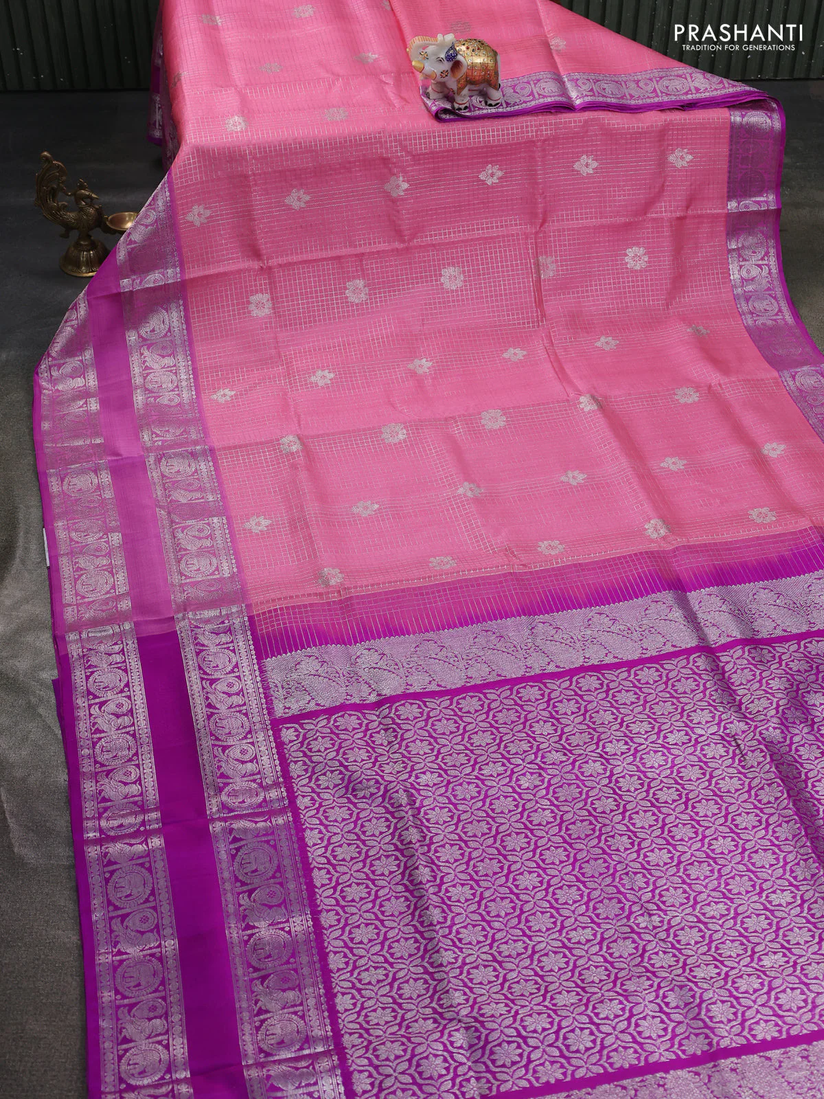 Venkatagiri silk saree light pink and purple with allover silver zari checks & buttas and long rettapet silver zari woven border - Image 2