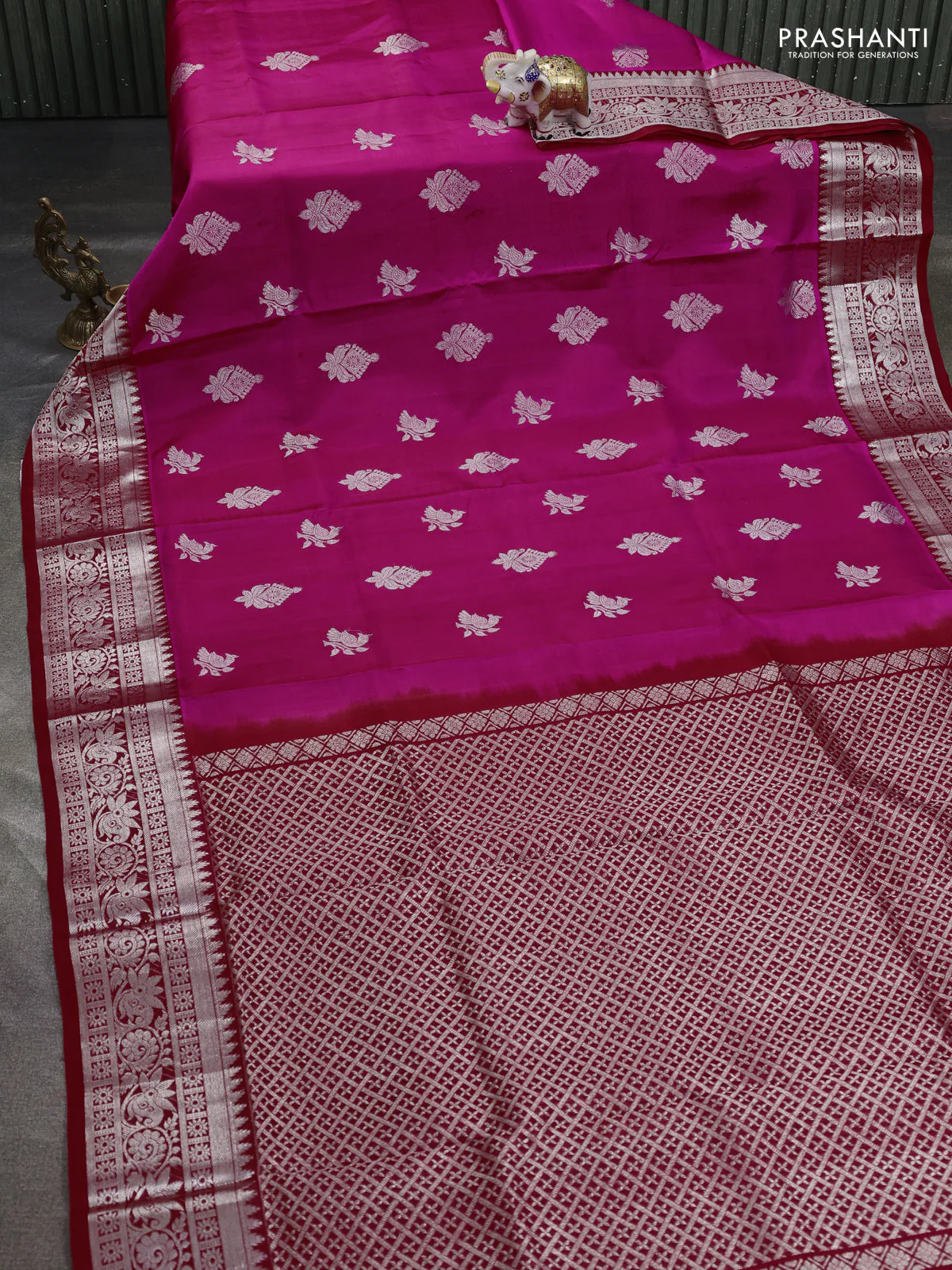 Venkatagiri silk saree pink and red with silver zari woven buttas and silver zari woven border - Image 2