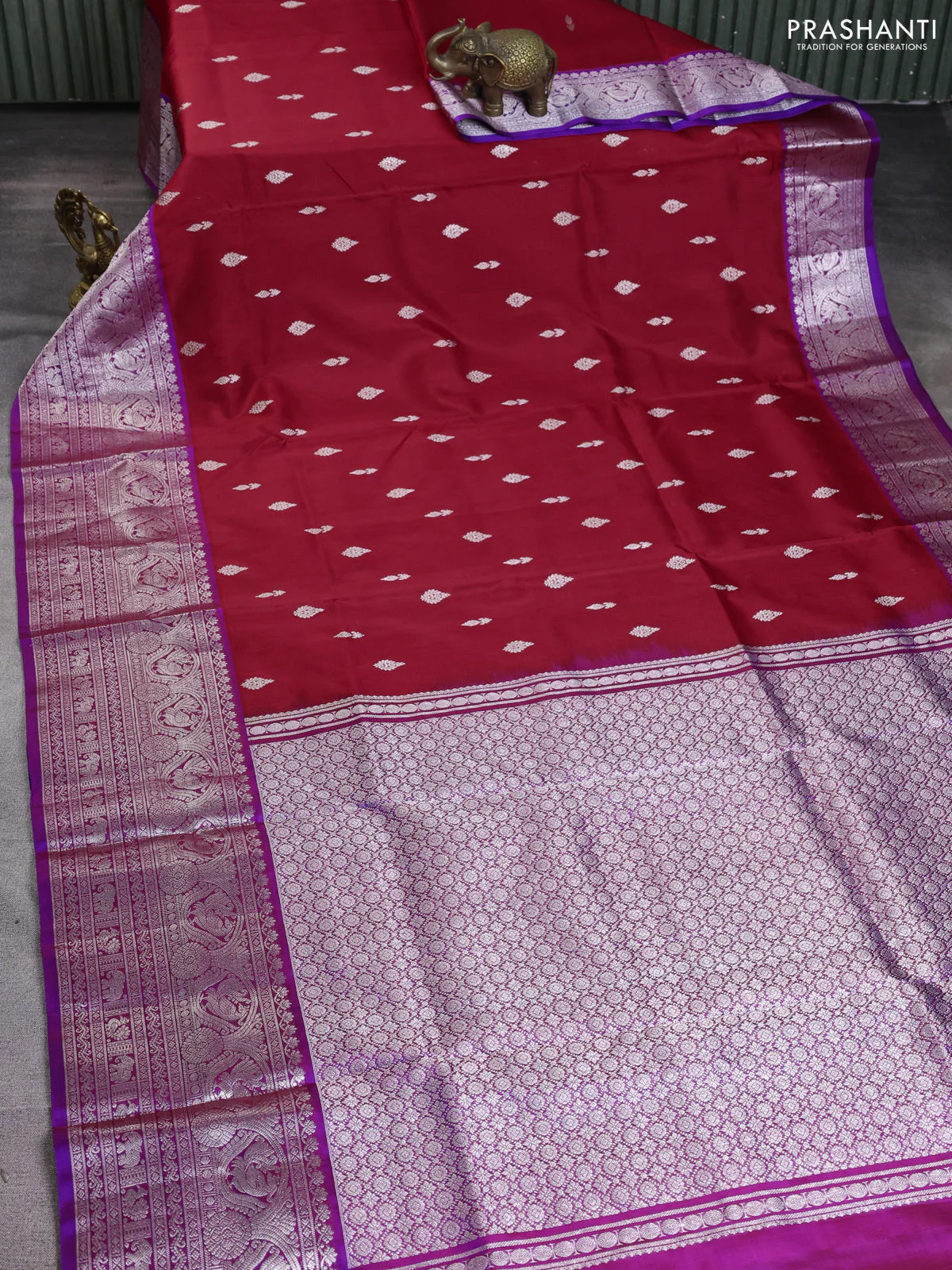 Venkatagiri silk saree red and dual shade of blue with silver zari woven buttas and silver zari woven border - Image 2