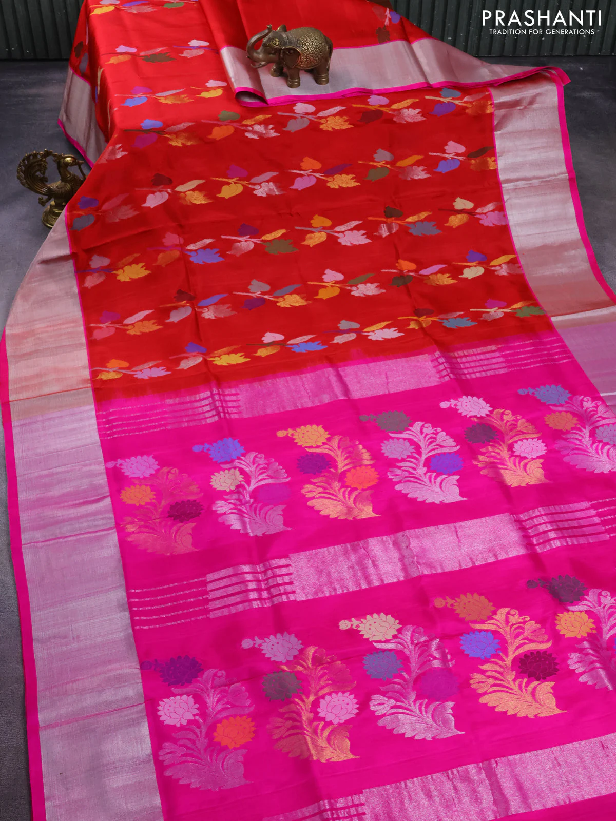 Venkatagiri silk saree red and pink with allover jamdani weaves and silver zari woven border - Image 2