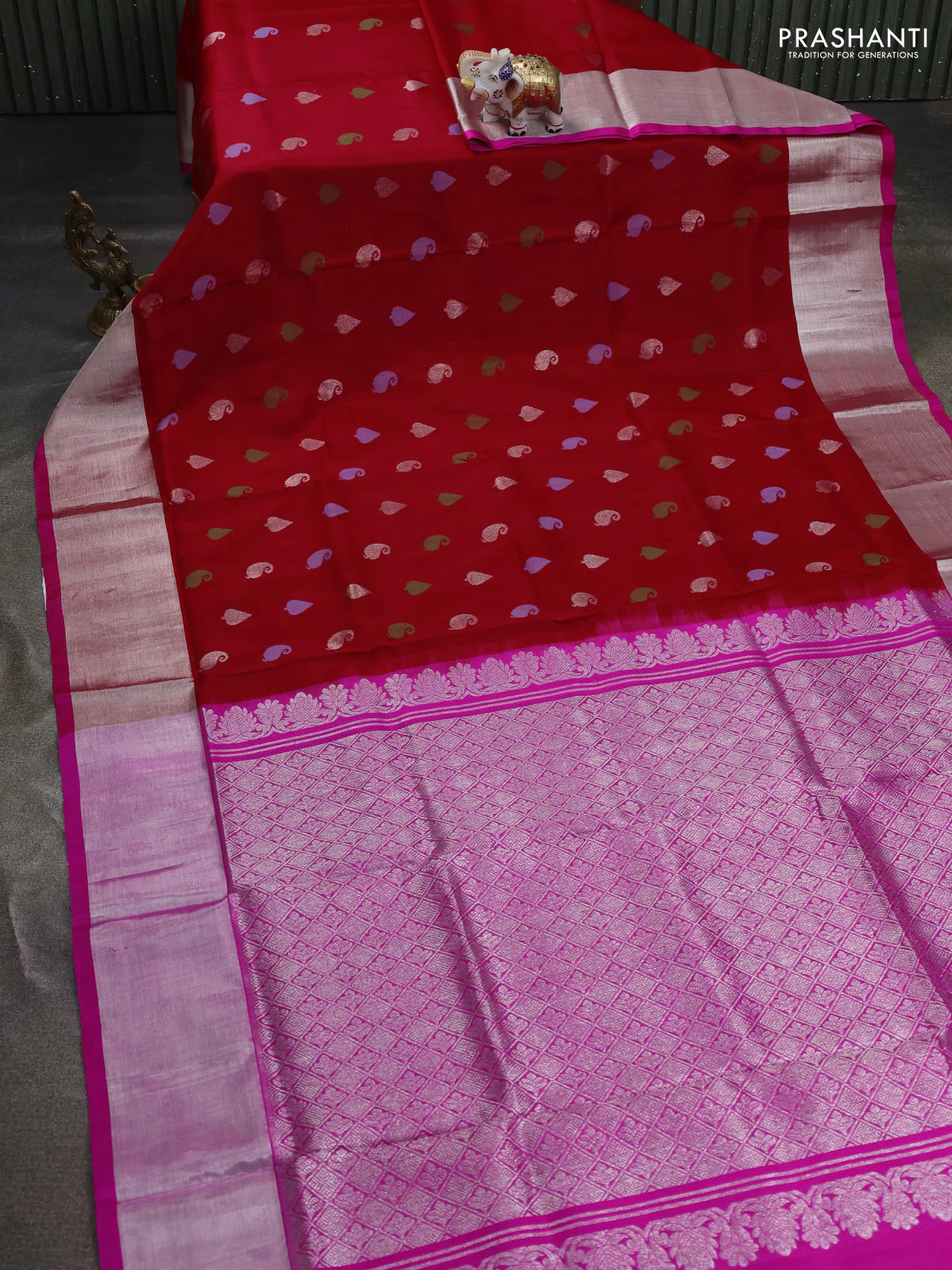 Venkatagiri silk saree red and pink with thread & silver zari woven buttas and silver zari woven border - Image 2