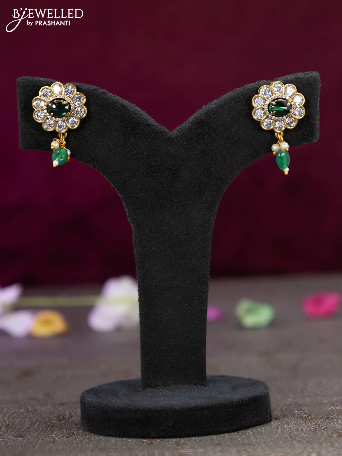 Victorian finish pendant set floral design with emerald & cz stones and beads hanging - Image 2