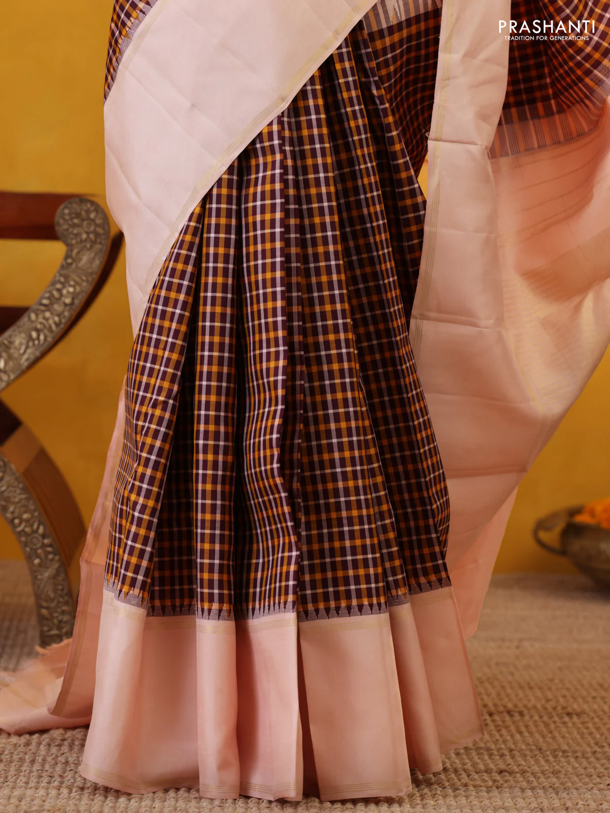 Wine Shade-Mustard yellow Pure Kanchipuram Silk Saree With Checked pattern & ganga Jamuna Border - Image 3