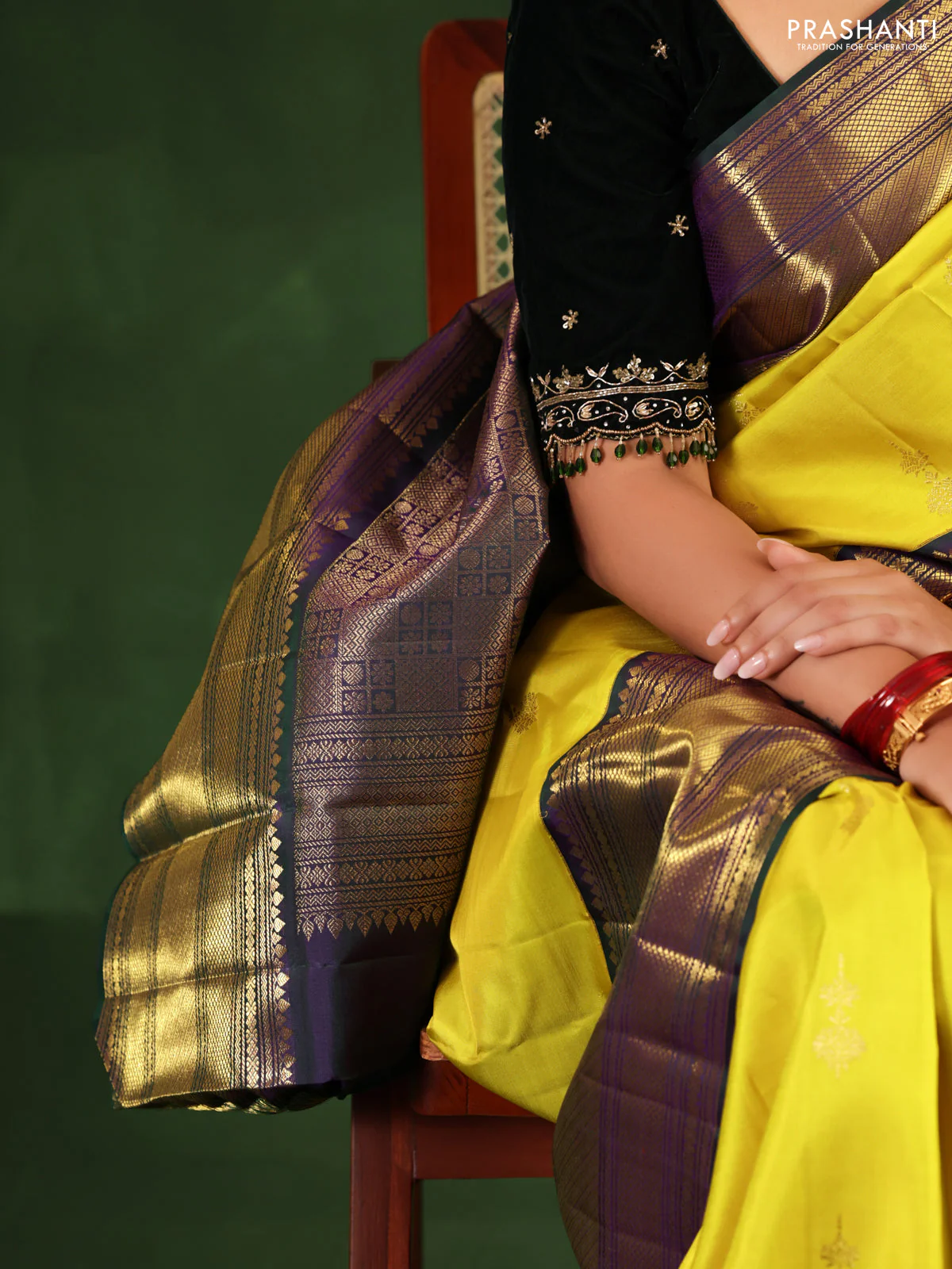 Yellow-Peacock green Pure kanchipuram silk saree With zari woven buttas - Image 4