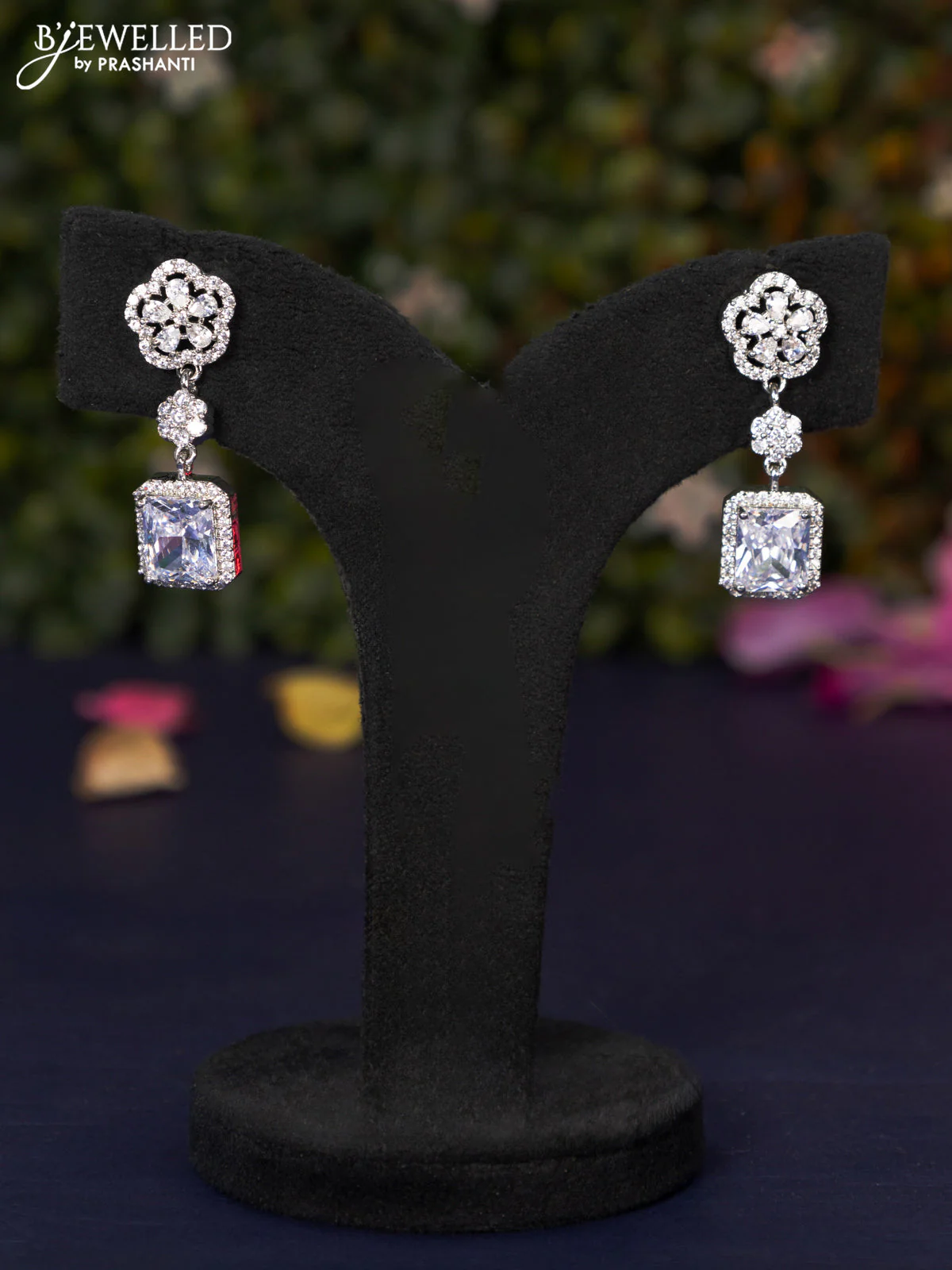 Zircon earring with cz stones