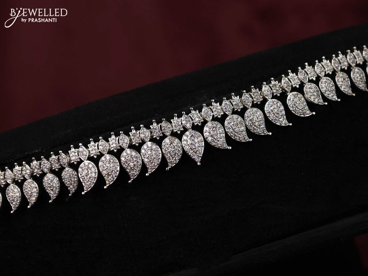 Zircon hip chain with manga pattern and cz stones - Image 2