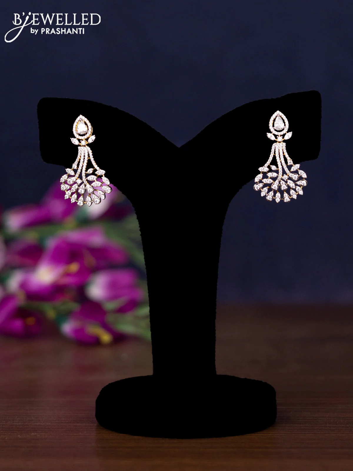 Zircon necklace with cz stones in gold finish - Image 2