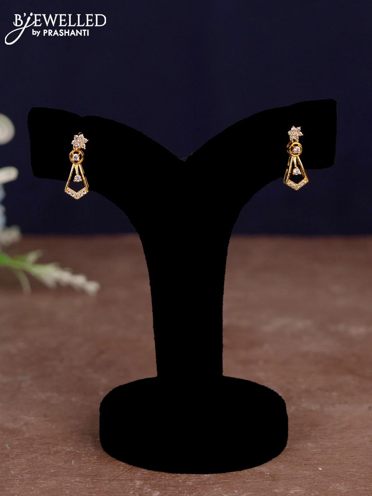 Zircon necklace with cz stones in gold finish - Image 2
