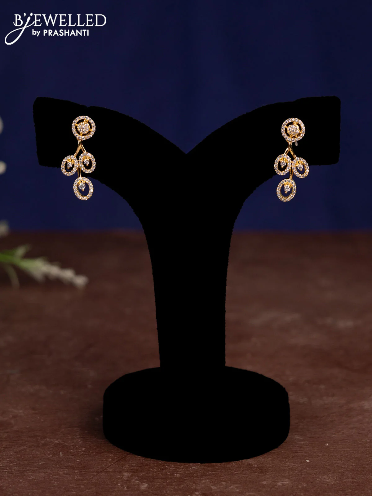 Zircon necklace with cz stones in gold finish - Image 2